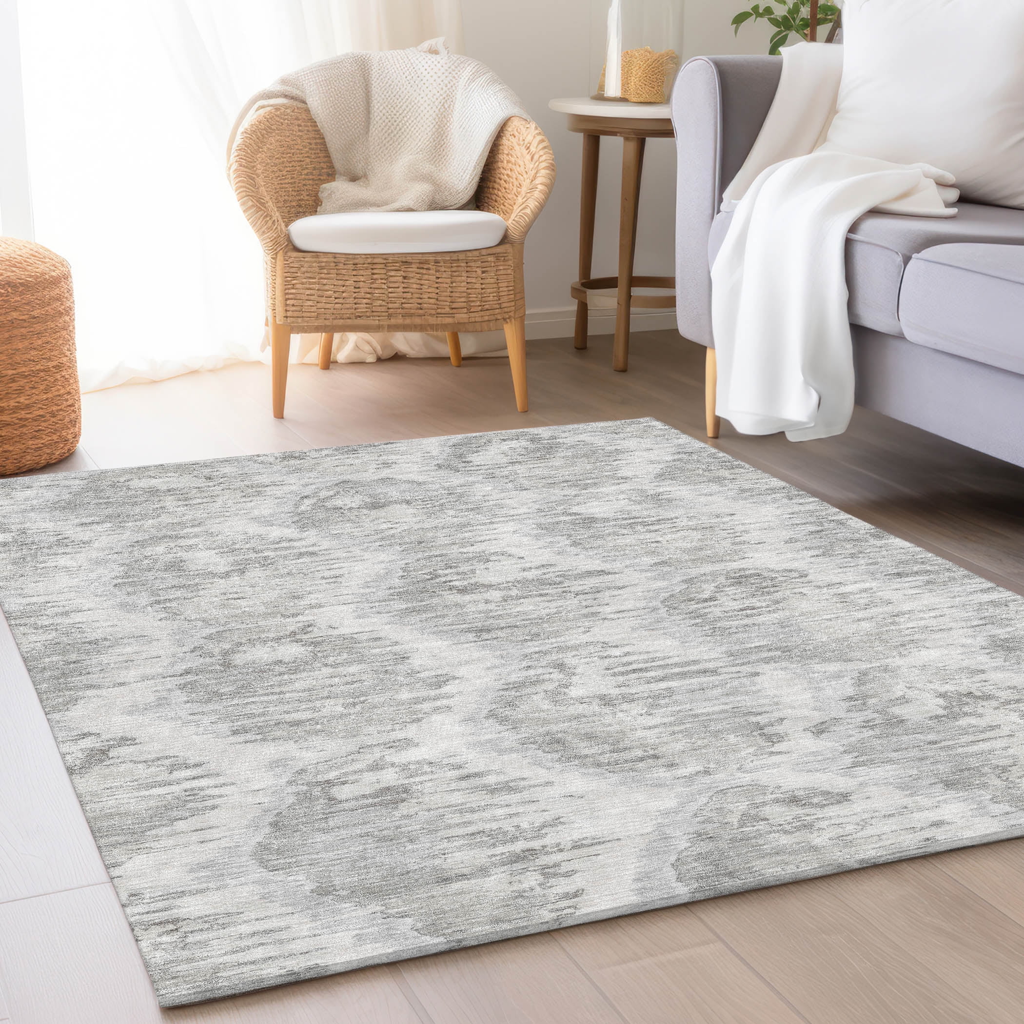 Ivory and Gray Diamond Pattern Washable Synthetic Rug 5' x 7'
