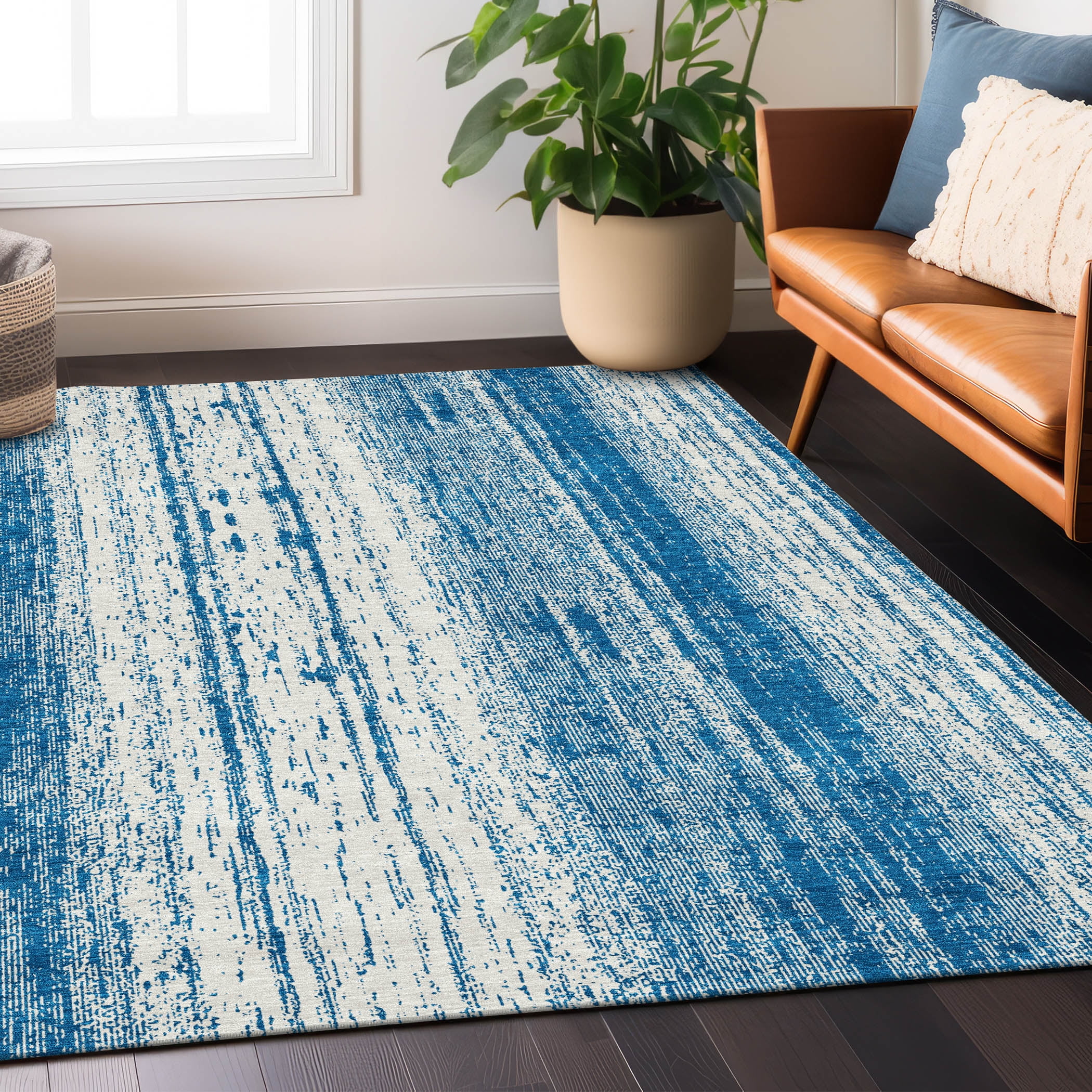 Navy and White Synthetic Stripe Indoor/Outdoor Rug 2'6" x 3'10"