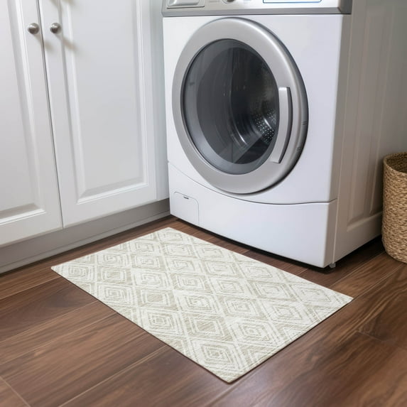 Addison Rugs Chantille Indoor/Outdoor Transitional Diamond Beige Washable Rectangle Rug, 1'8" x 2'6"