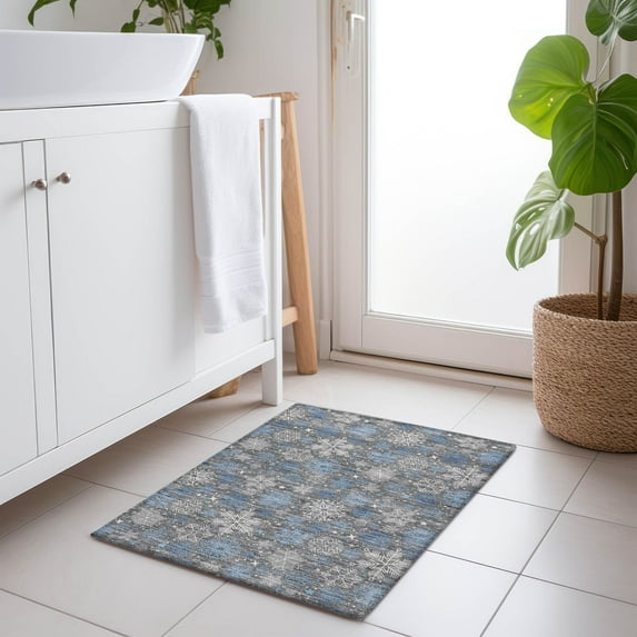 Addison Rugs Chantille Indoor/Outdoor Transitional Holiday Snowflake Gray Machine Washable Rectangle Rug, 1'8" x 2'6"
