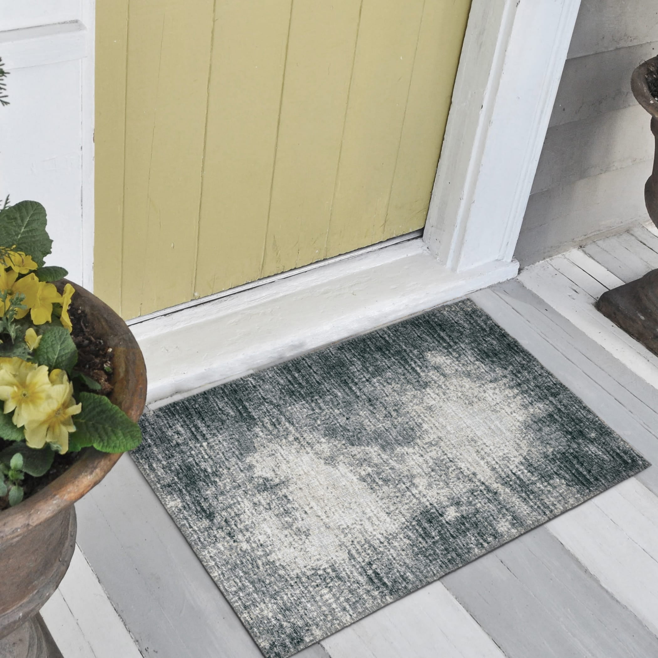 Rylee Transitional Black Chenille 1'8" x 2'6" Non-Skid Accent Rug