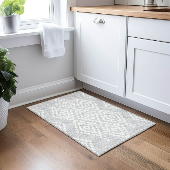 Addison Rugs Chantille Indoor/Outdoor Transitional Diamonds Silver Washable Rectangle Rug, 1'8" x 2'6"