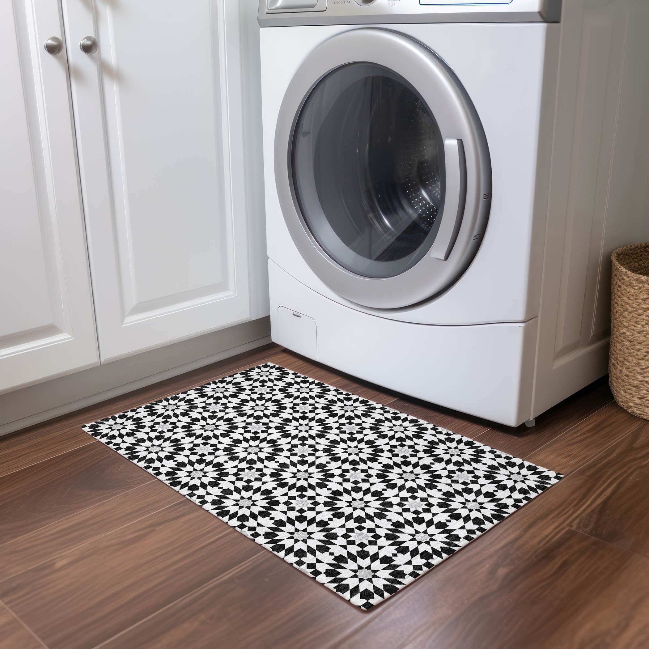 Addison Rugs Chantille Indoor/Outdoor Transitional Spiral Black Washable Rectangle Rug, 1'8" x 2'6"