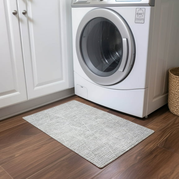 Addison Rugs Chantille Indoor/Outdoor Transitional Diamond Silver Washable Rectangle Rug, 1'8" x 2'6"