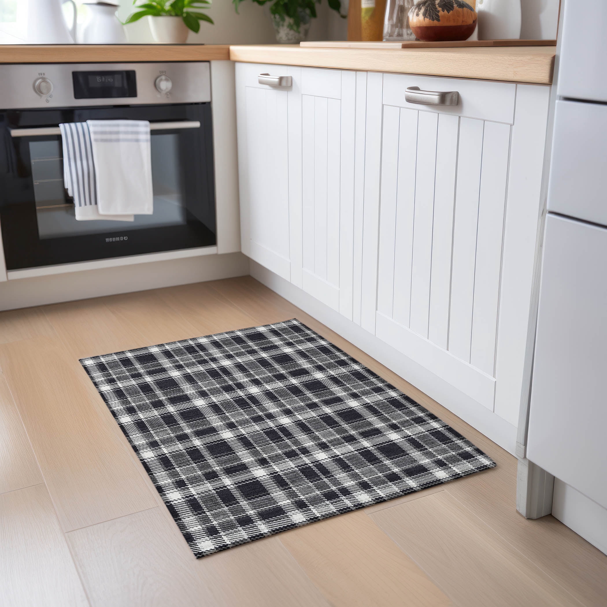 Addison Rugs Chantille Indoor/Outdoor Transitional Plaid Black Washable Rectangle Rug, 1'8" x 2'6"