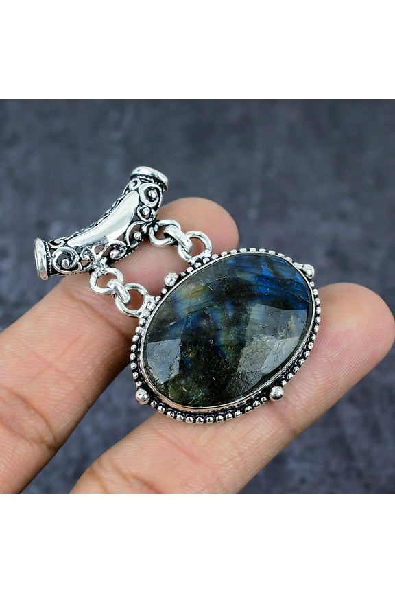 30 Carat Labradorite Gemstone Oval Shape Mehandi Green Color 925 Sterling Silver Pendant for Women With Chain