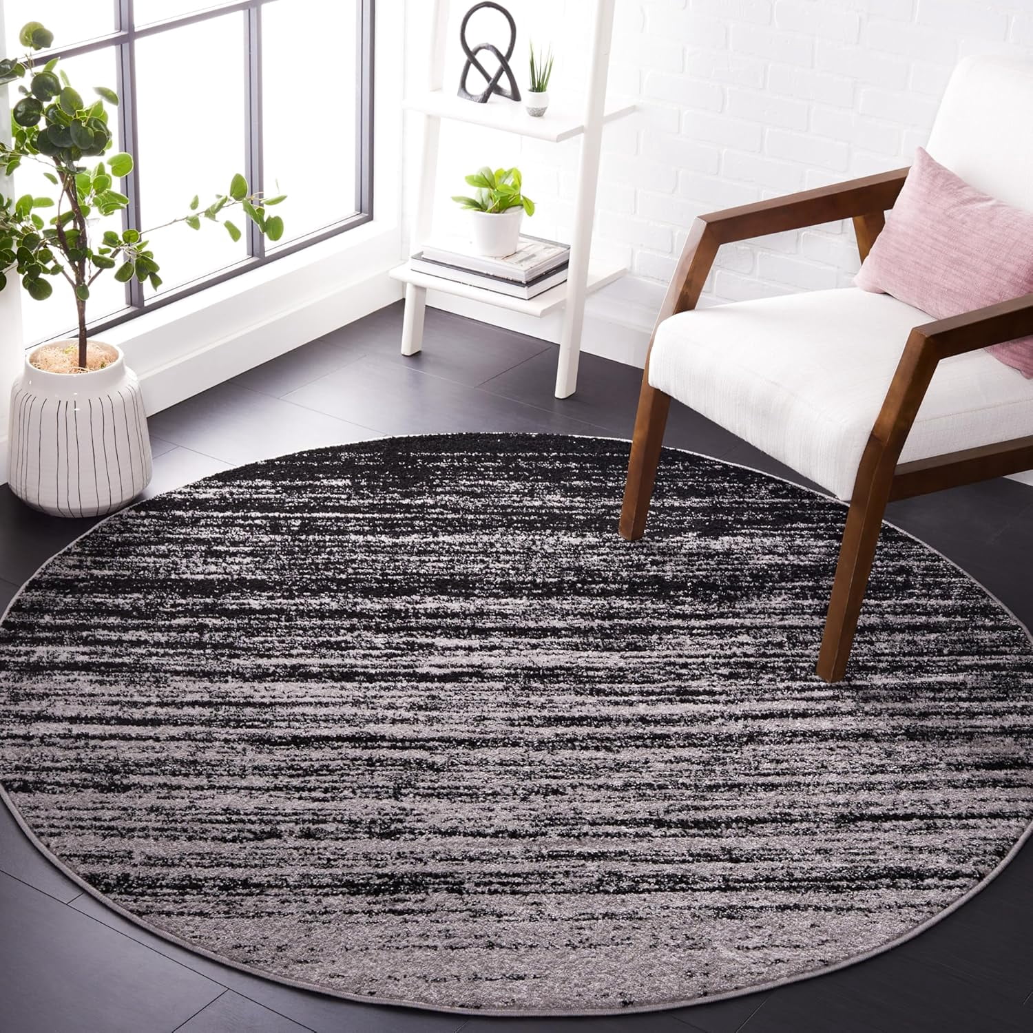 Safavieh Adirondack Collection Area Rug - 6' Round, Black/Ivory Geometric, Non-Shedding & Stain Resistant