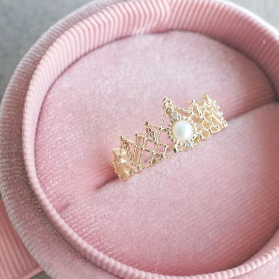 Adjustable Open Ring Crown Design with Shell Pearls and Gold Plated Inlay Birthday Gift Jewelry for Women