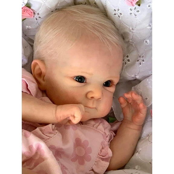 Adorable Reborn Baby Dolls, 18 inch Lifelike Newborn Real Life Realistic Toddler Doll Soft Cloth Body Baby Dolls with Toy & Gift Box for Kids Age 3 +