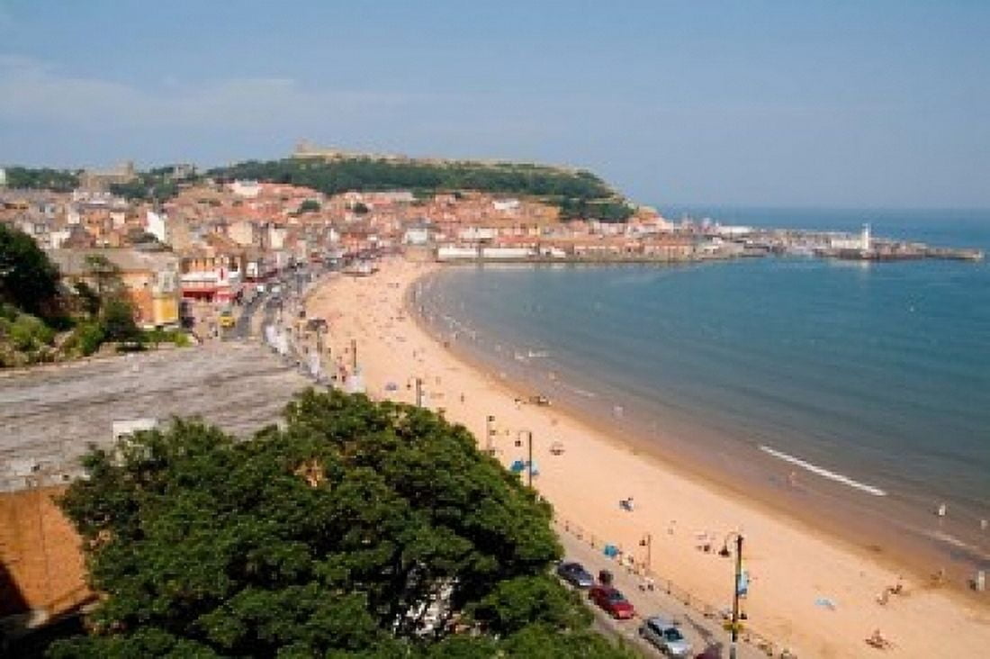 Aerial of Beach Scarborough North Yorkshire England Canvas Art - Bill Bachmann DanitaDelimont (18 x 12)