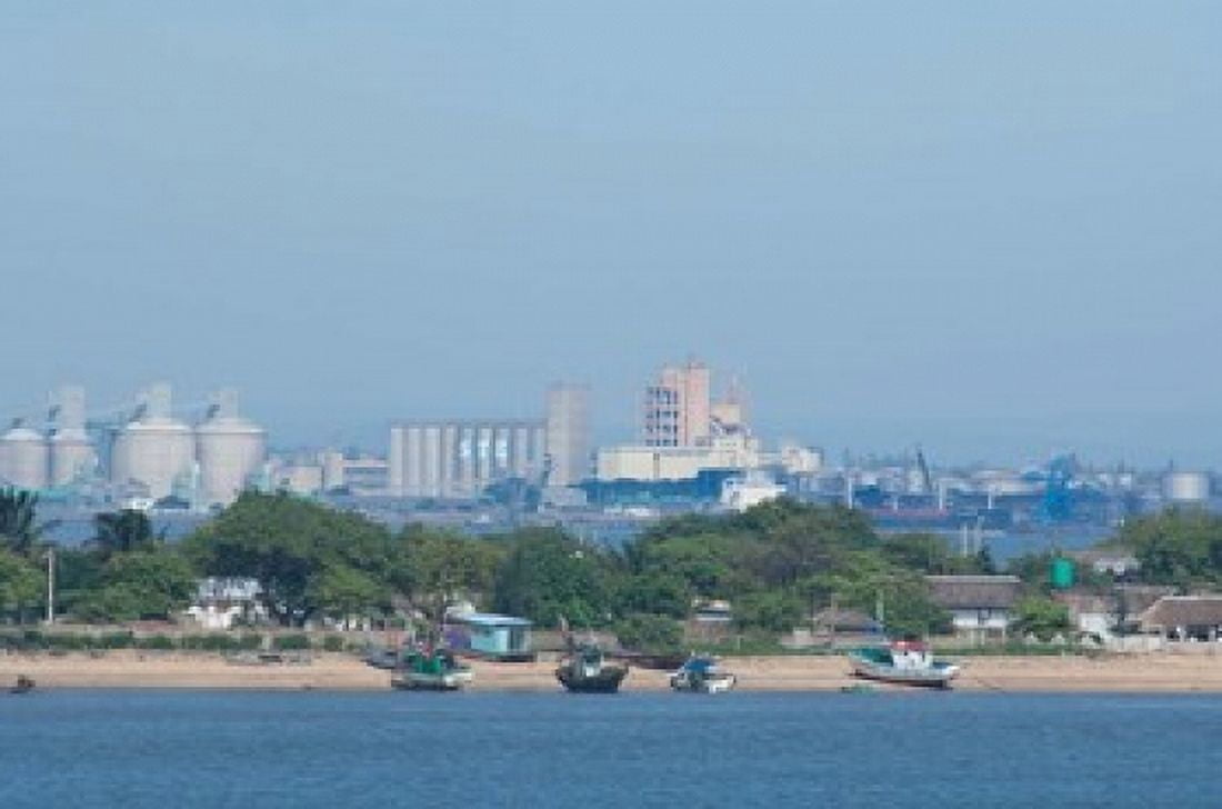 Africa Mozambique Maputo port area boats Canvas Art - Cindy Miller Hopkins DanitaDelimont (29 x 19)