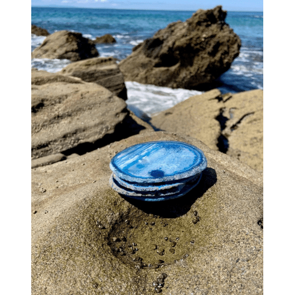 Agate Coasters Set of 4 - Blue Colored Agate Coasters - Natural Rim - Bumpers