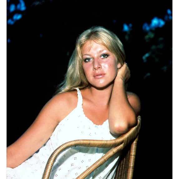 Age Of Consent Helen Mirren 1969 Photo Print (16 x 20)