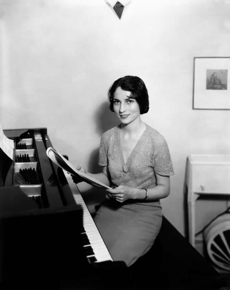 Agnes Moorehead Canvas Art - (16 x 20)