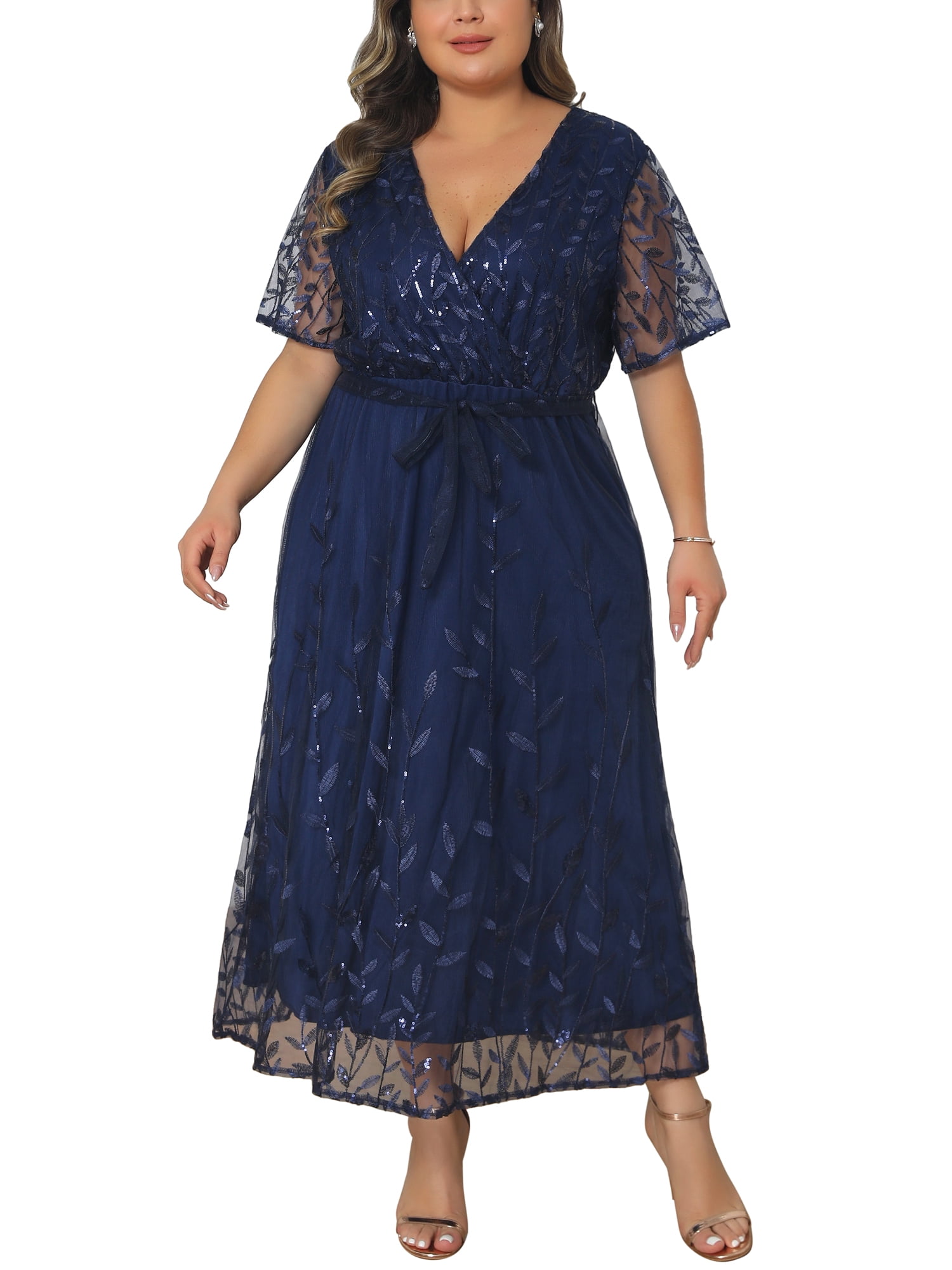 blue and white print midi dress Blue Floral Smocked Puff Print Midi Dress – Peacocks & Pearls Lexington main image 0