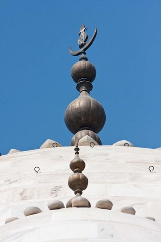 Agra India Taj Mahal Crescent Moons on the domes of the Mausoleum Canvas Art - Charles O Cecil DanitaDelimont (11 x 17)