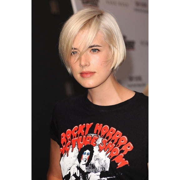 Agyness Deyn At Arrivals For Inglourious Basterds Cinema Society Screening School Of Visual Arts Theater New