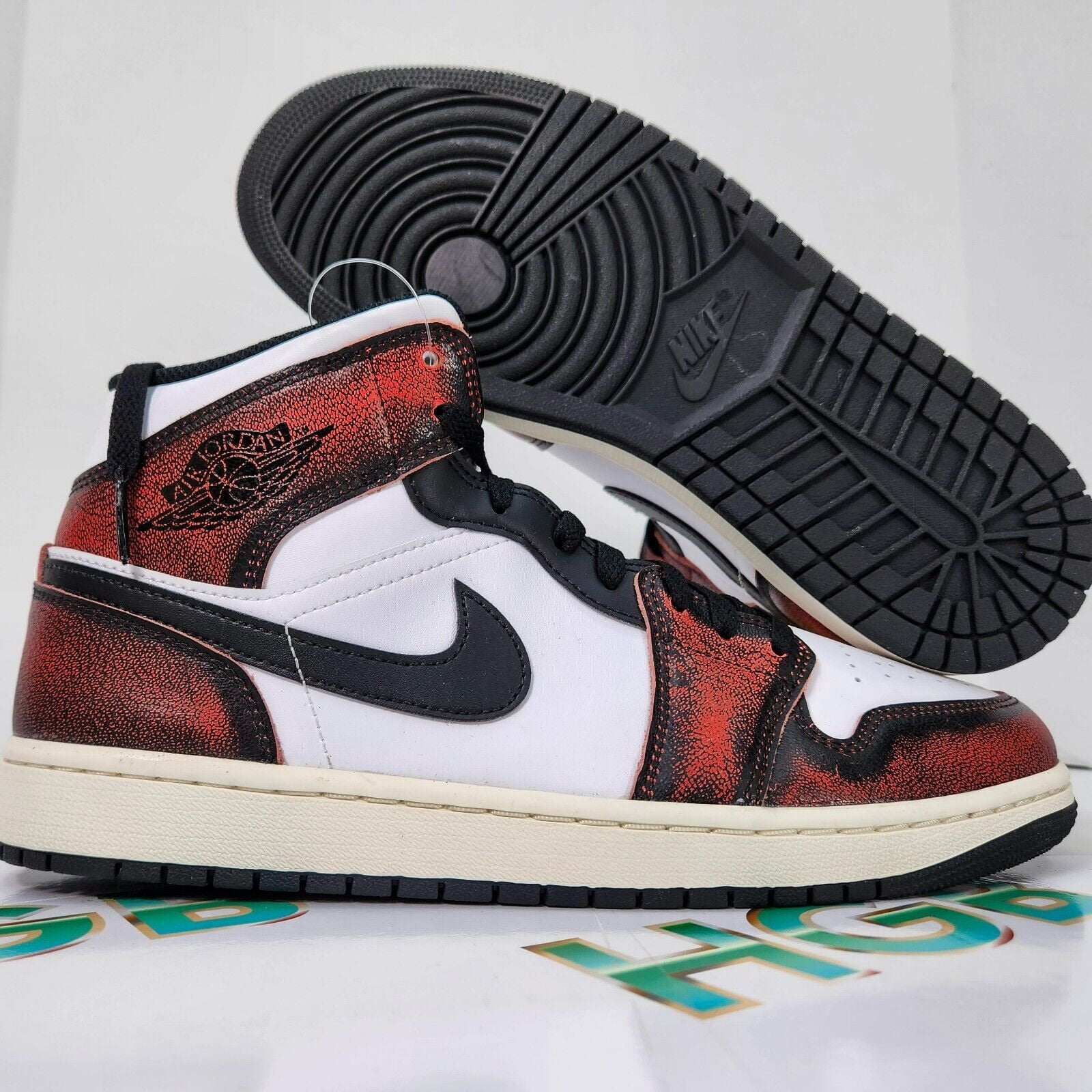 Nike Air Jordan 1 Mid SE, Wear-Away Retro Chicago, White Red Black