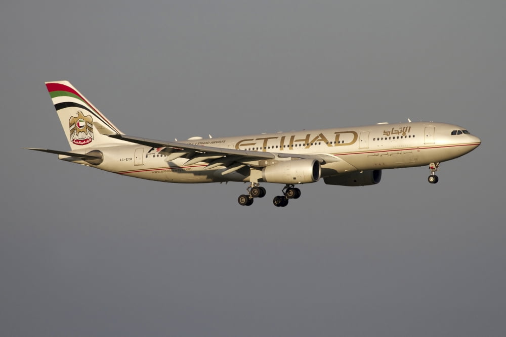 Airbus 330-200 of Etihad Airways Canvas Art - Luca NicolottiStocktrek Images (35 x 24)
