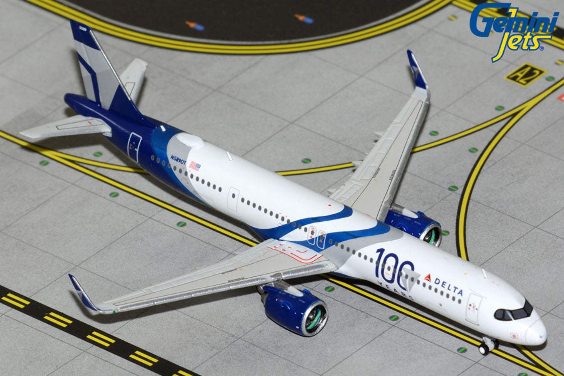 Airbus A321neo Commercial Aircraft "Delta Air Lines 100 Years" White and Blue with Stripes 1/400 Diecast Model by GeminiJets