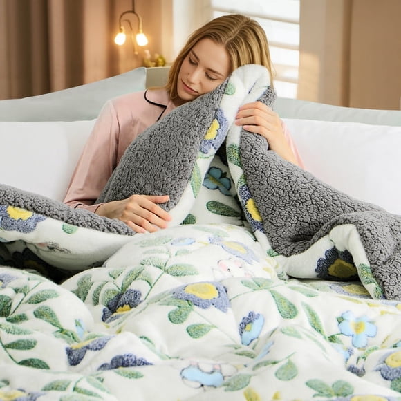 Aisbo Soft Warm Quilted Comforter with Lovely Patterns, Cozy Winter Blanket for Bedroom & Gift