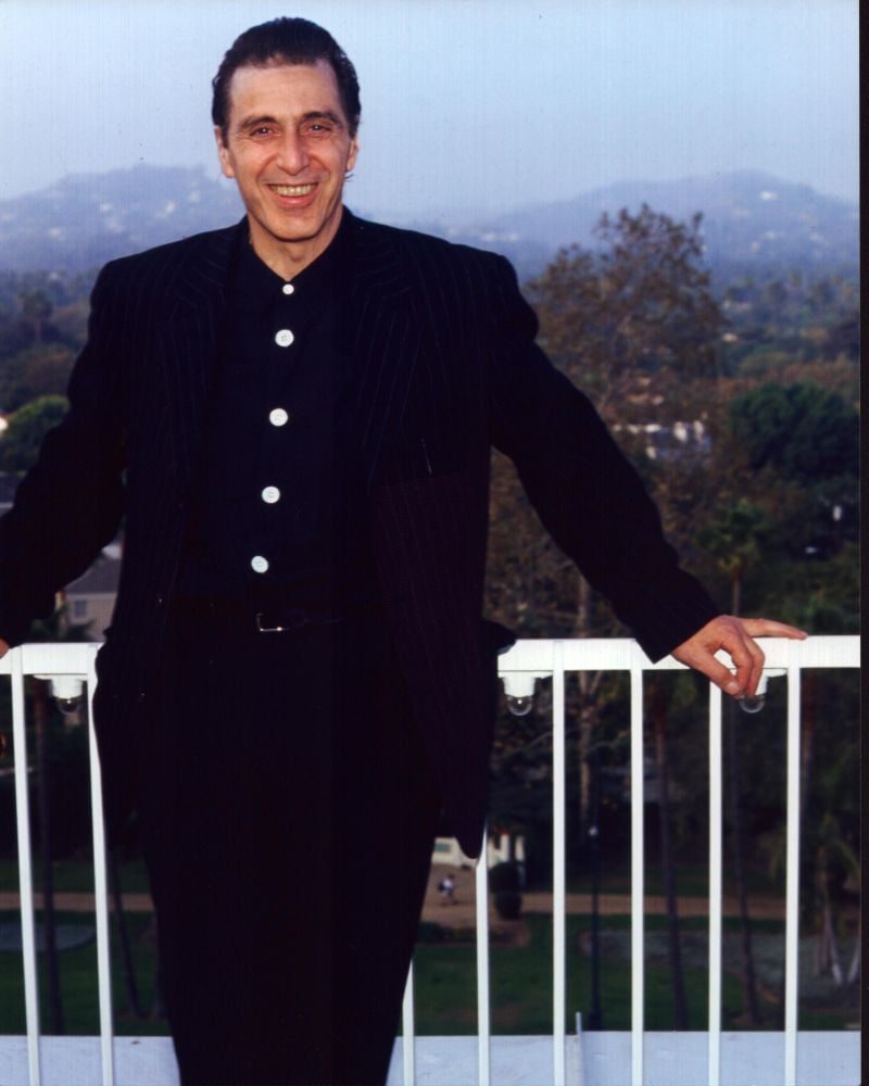 Al Pacino Smiling Leaning On Balcony Railing Photo Print (8 x 10