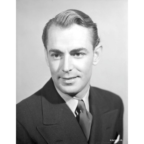 Alan Ladd smiling and Facing Right Close Up Portrait Photo Print (8 x 10)