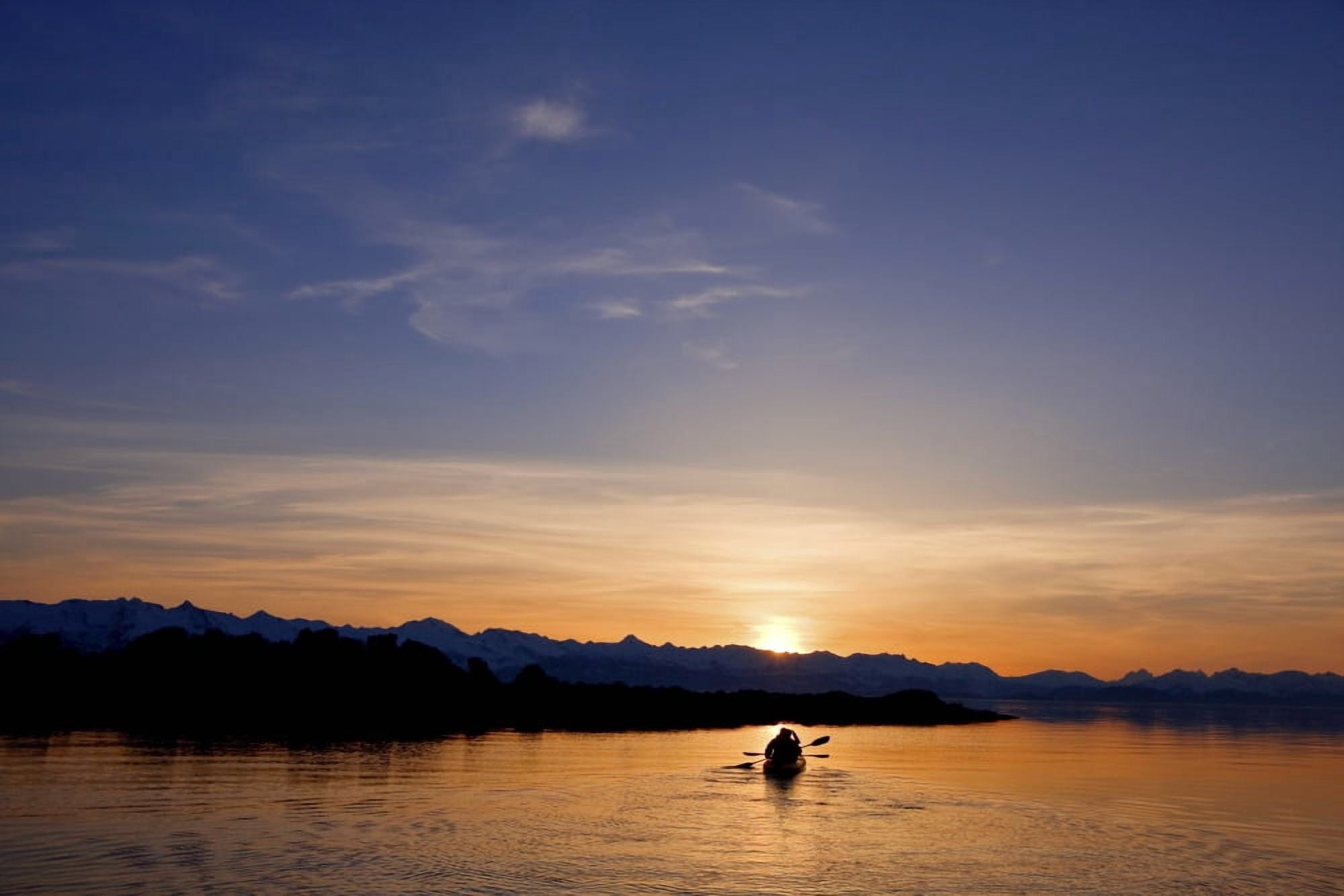 Alaska Juneau Favorite Passage Kayaking Through Beautiful Mountain Ranges As The Sunsets Canvas Art - John Hyde Design Pics (18 x 12)