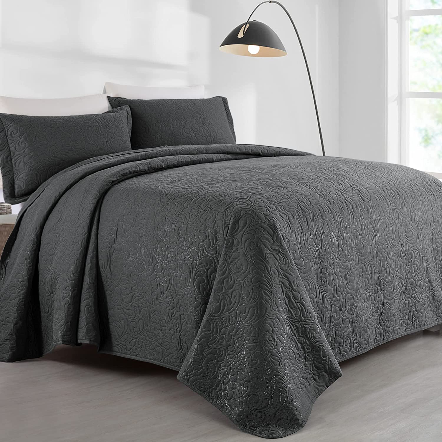 Alaska King 132x 120 Bedspread Coverlet Set, 3 Piece Lightweight
