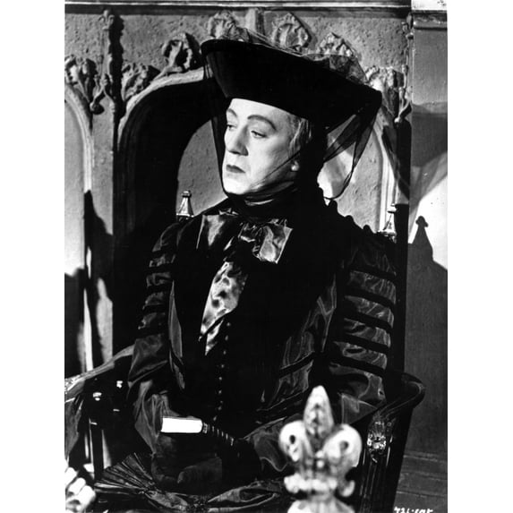 Alec Guinness in Kind Hearts and Coronets Photo Print (8 x 10)