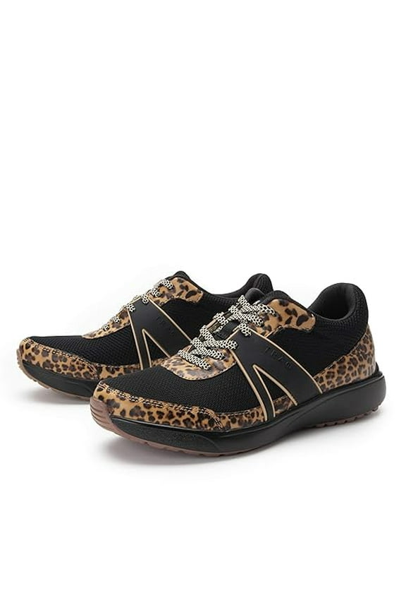 TRAQ Qarma 2 Womens Smart Walking Shoe Fierce 6-6.5 M