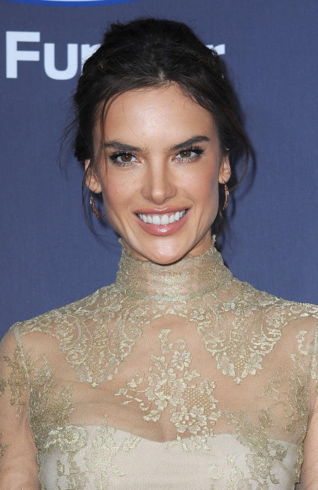 Alessandra Ambrosio At Arrivals For DaddyS Home Premiere Canvas Art - (16 x 20)