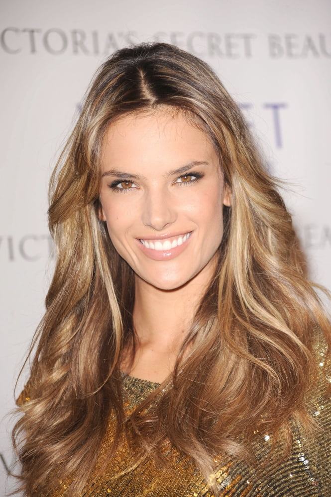 Alessandra Ambrosio At In-Store Appearance For VictoriaS Secret Velvet Fragrance Launch Canvas Art - (16 x 20)