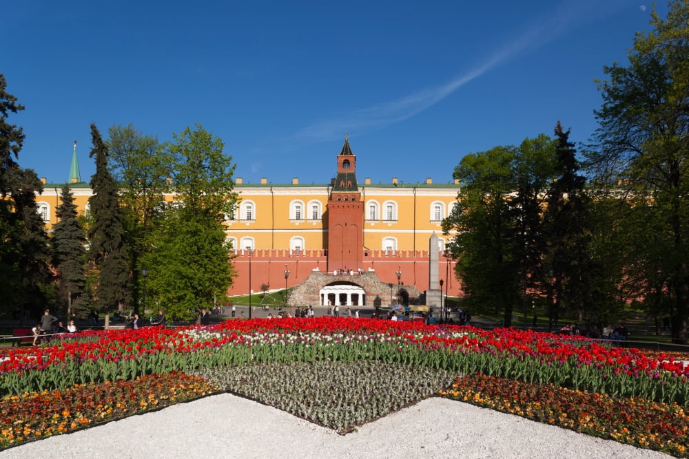 Alexander Garden and Arsenal Walls Kremlin Moscow Russia Canvas Art - Panoramic Images (36 x 12)