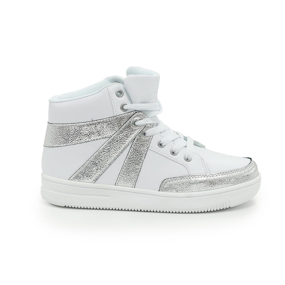 Kelly Mallozzi on LinkedIn: Alexandra Daddario and I Both Love This Sneaker,  and It's Now Available In… | 16 comments