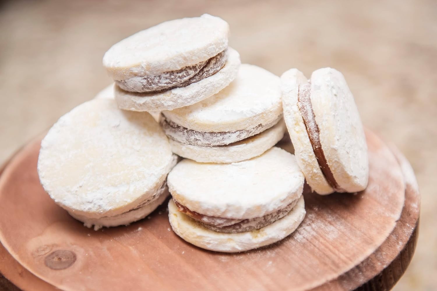 Alfajores The Icing House - Box of 12 cookies - Filled with Dulce de leche