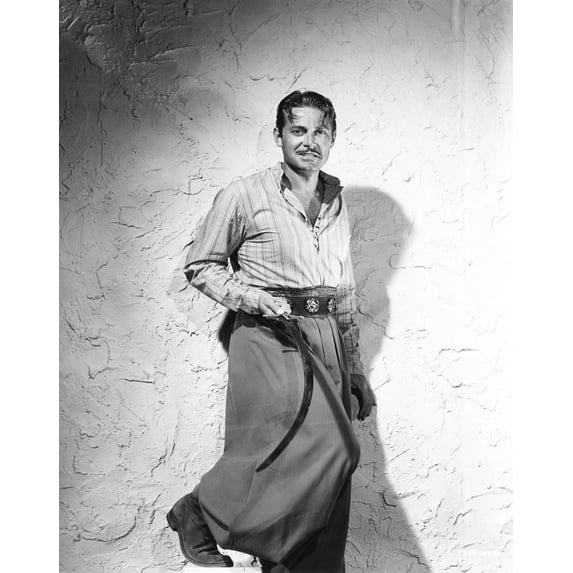 Ali Baba And The Forty Thieves Jon Hall 1944 Photo Print (16 x 20)