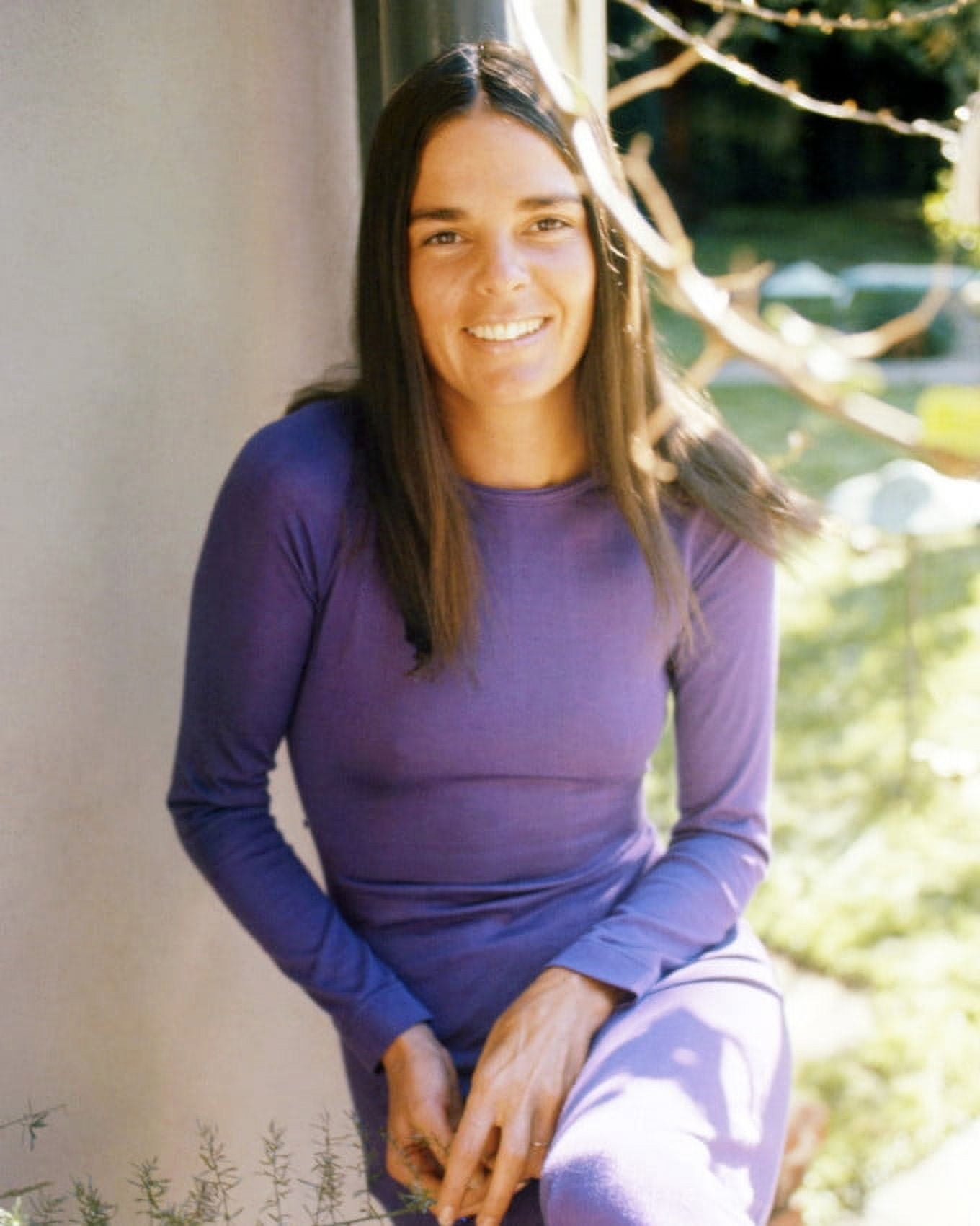 Ali Macgraw 24X36 Classic Hollywood Poster Beautiful Smiling In Blue