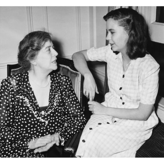 Alice Roosevelt Longworth With Her Daughter History (36 x 24)