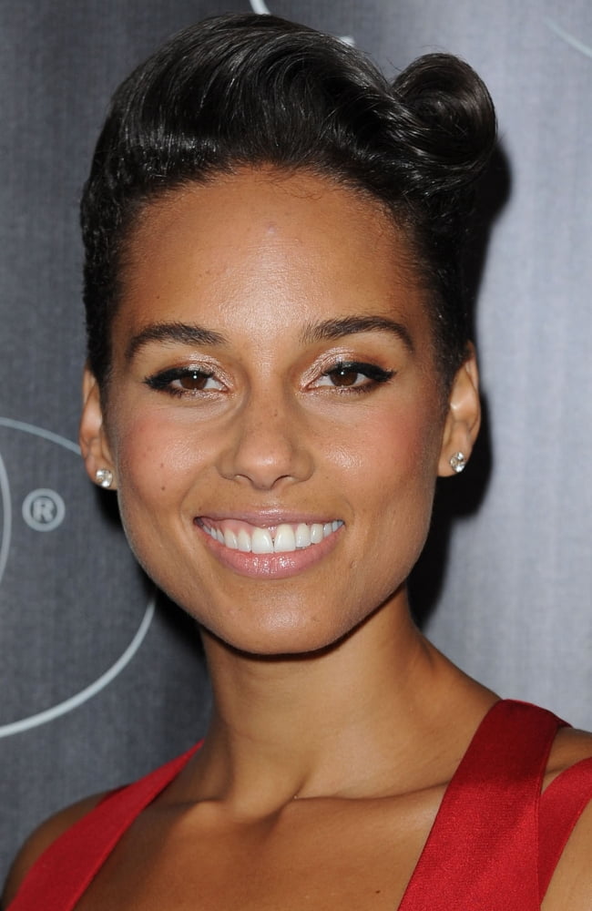 Alicia Keys At Arrivals For Keep A Child Alive 10Th Annual Black Ball Canvas Art - (16 x 20)