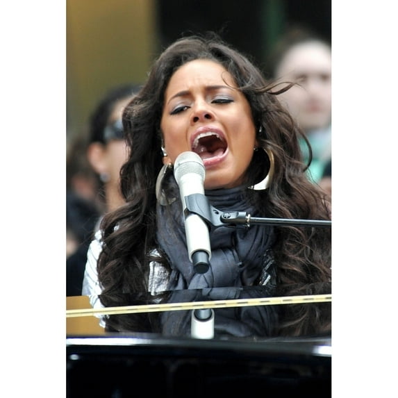 Alicia Keys On Stage For Nbc Today Show Concert With Alicia Keys Rockefeller Center Plaza New York Ny April 21