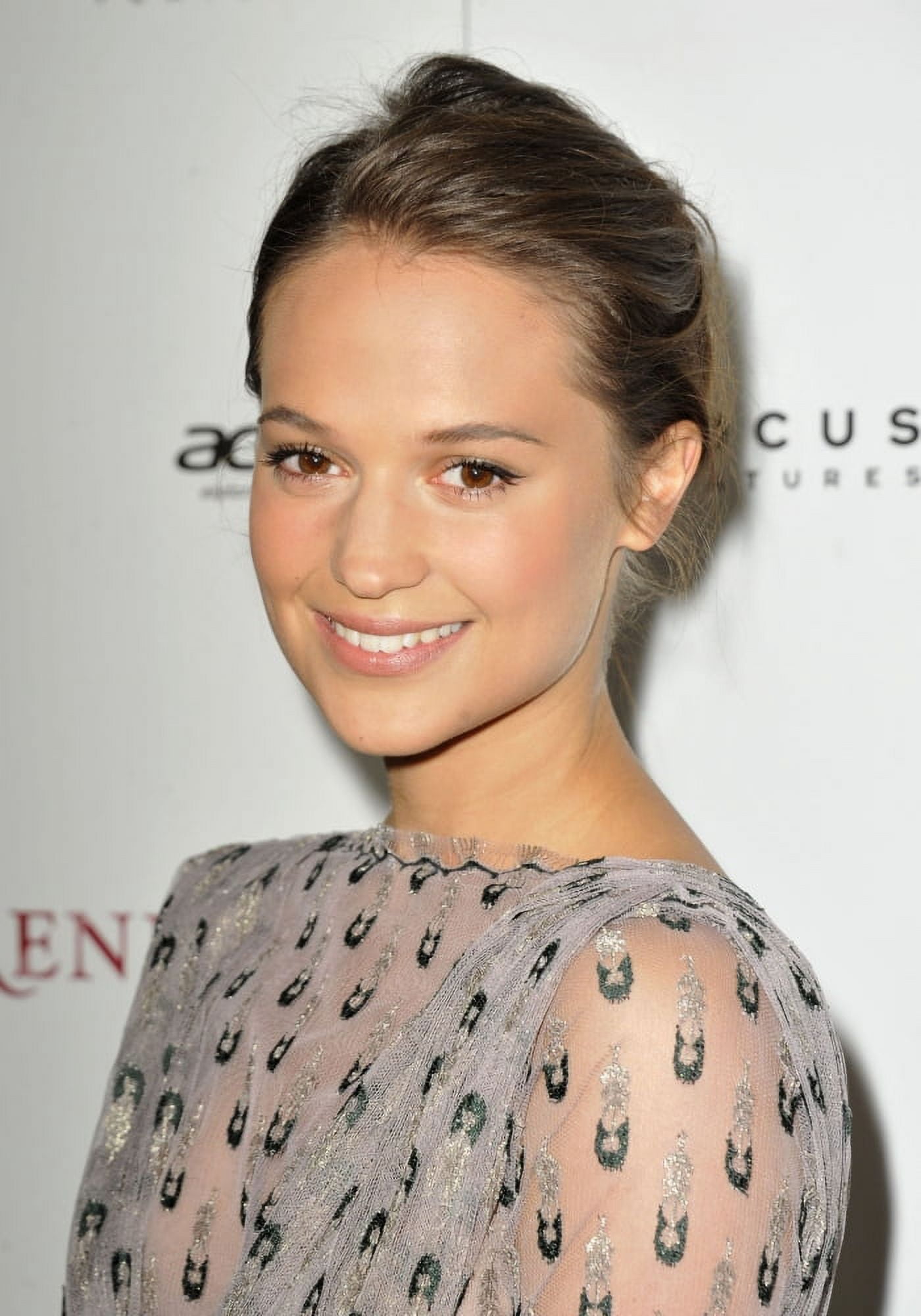 Alicia Vikander At Arrivals For Anna Karenina Premiere Canvas Art - (16 x 20)
