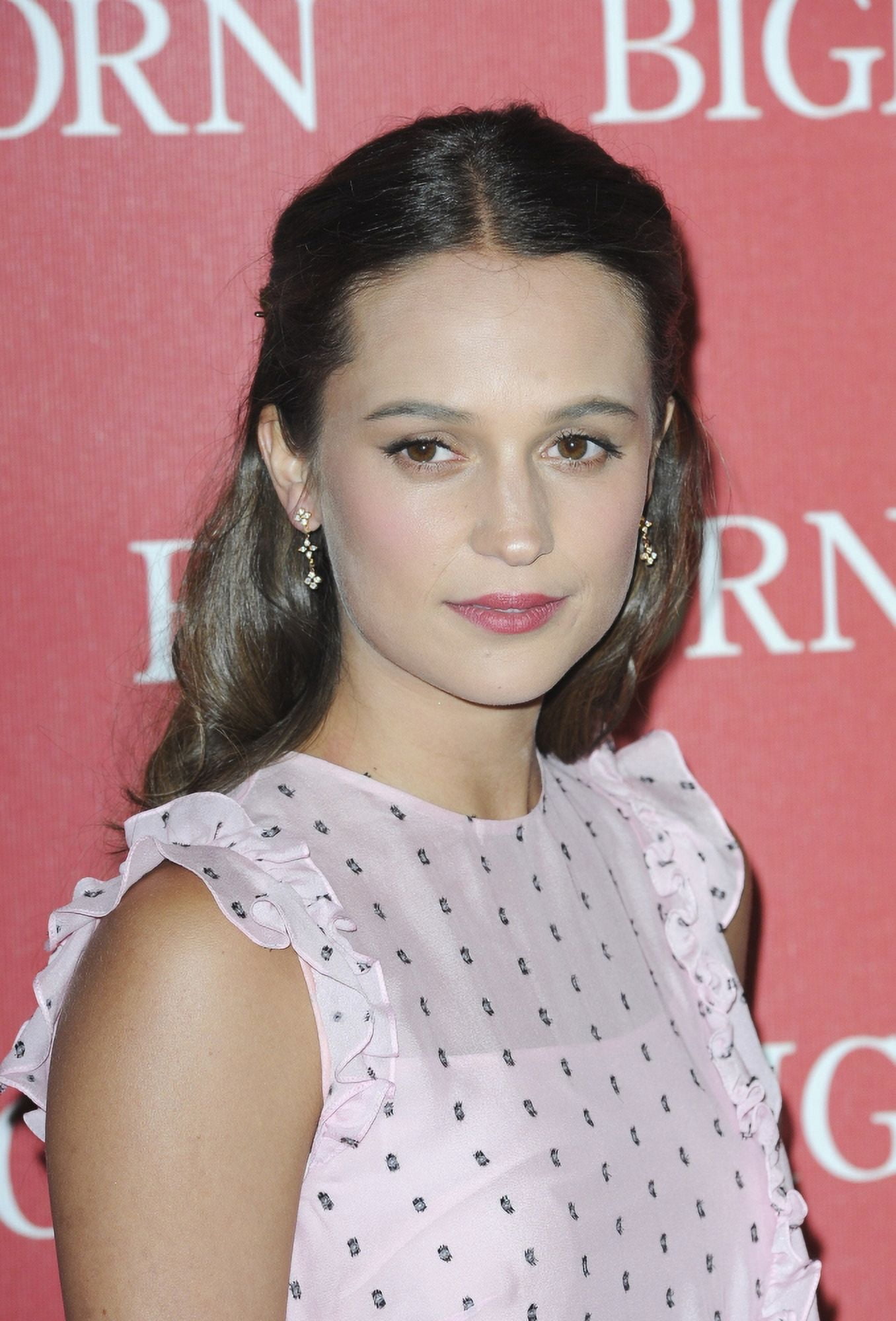 Alicia Vikander At Arrivals For The 27Th Annual Palm Springs International Film Festival Awards Show Canvas Art - (16 x 20)