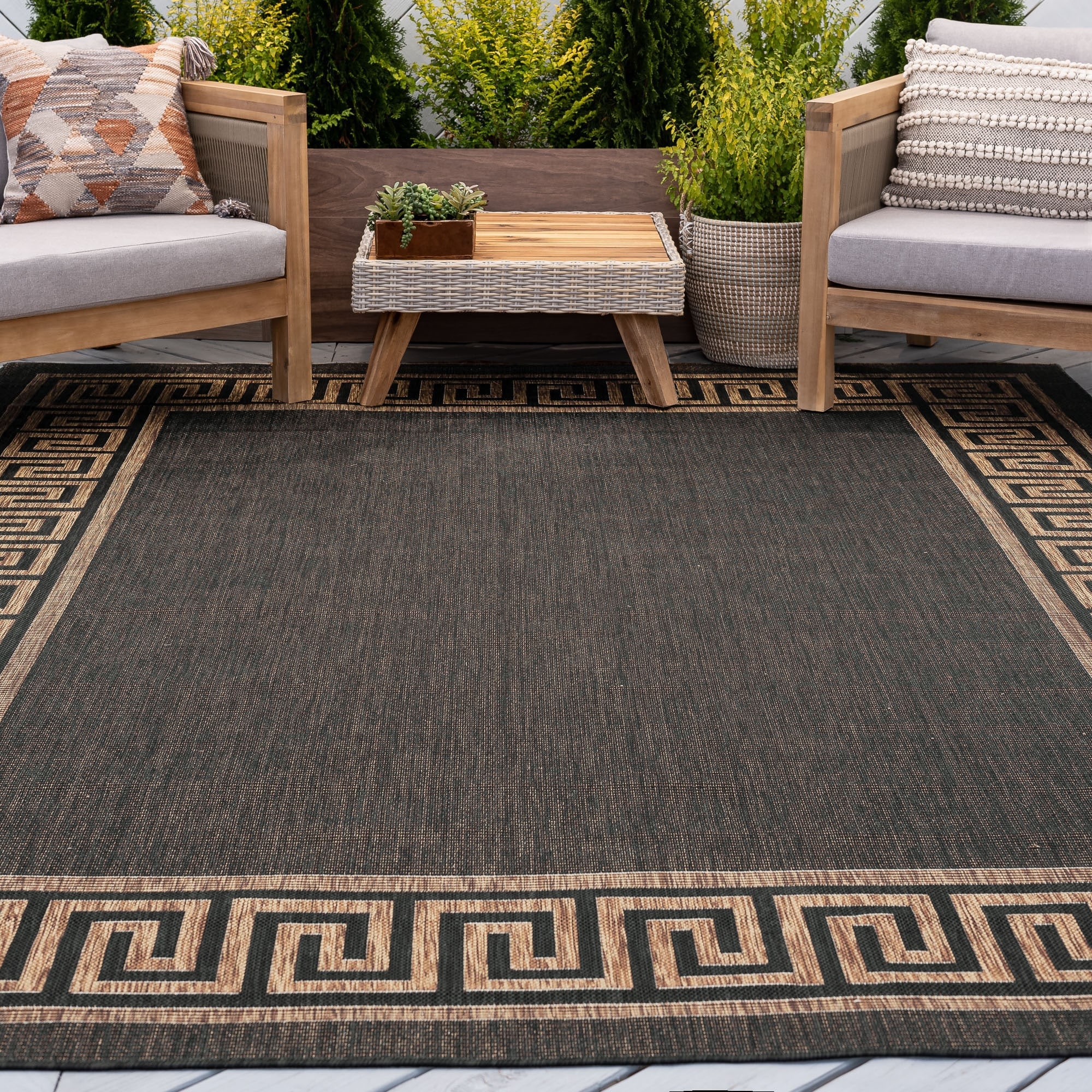 Alise Rugs Exo Coastal Border Indoor/Outdoor Area Rug Black/Gold 5'3