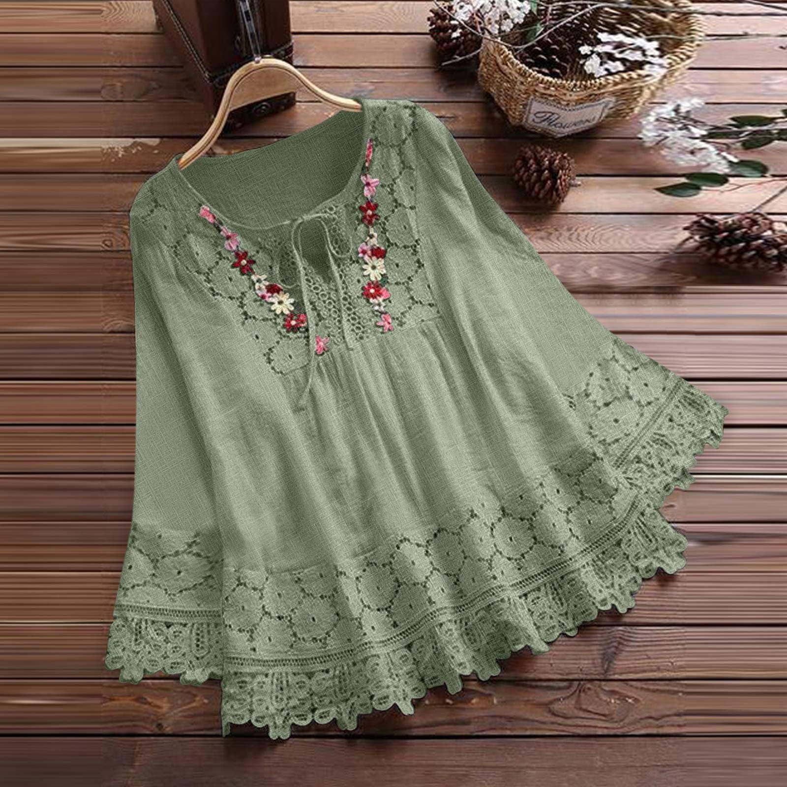 La Chic Women's Floral Cotton Peasant Top with Smocked Waist