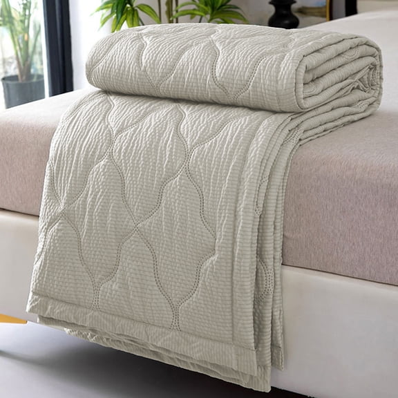 All Season Cooling Comfort Quilt Washable Lightweight Blanket with Advanced Fabric Technology for Hot Flashes Relief and Sweat Absorption
