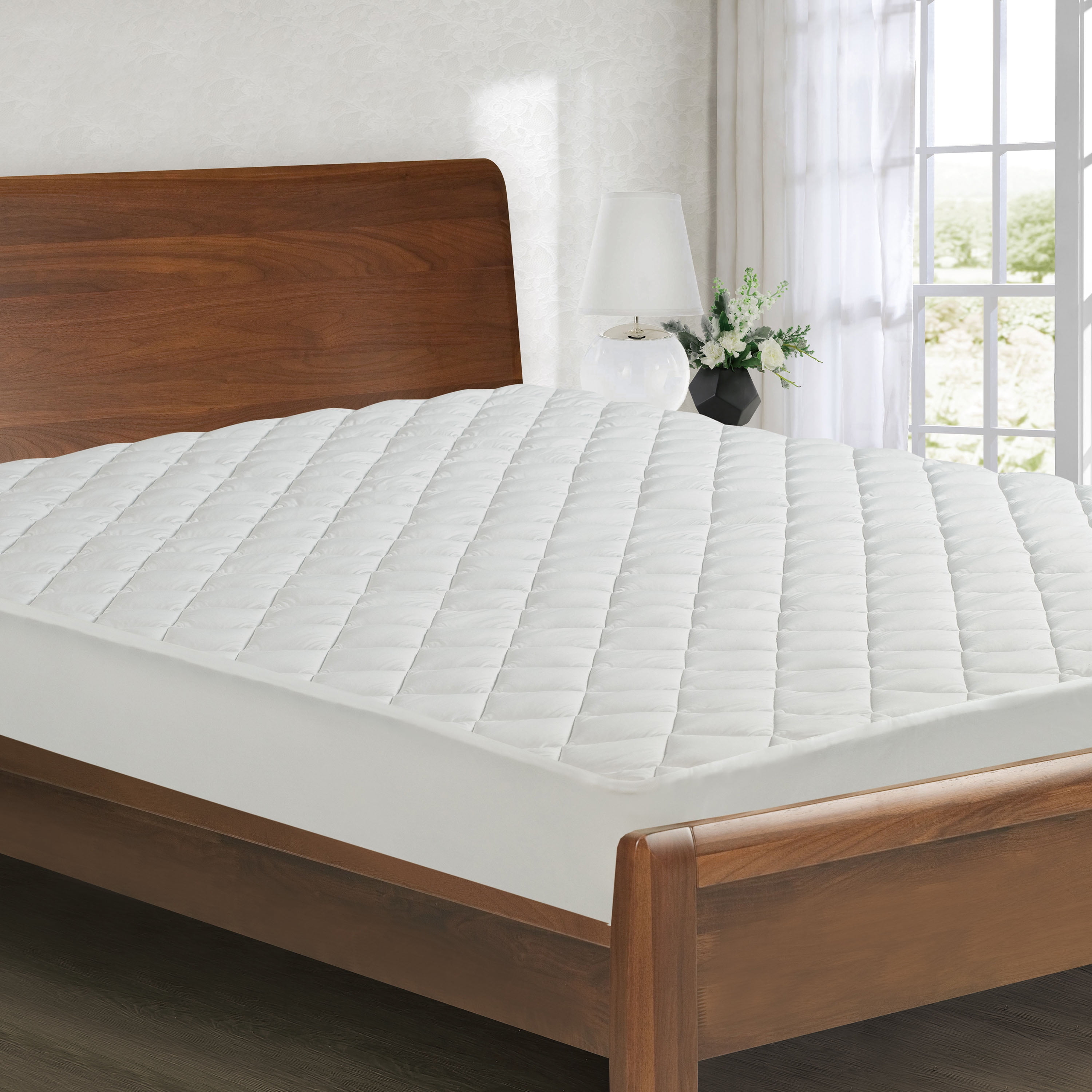 Full Size White Reversible Heated and Cooling Mattress Pad