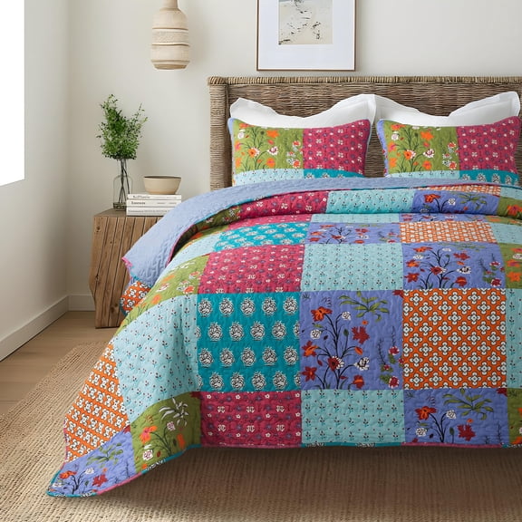 All is Bright Queen 3-Piece Quilt Set