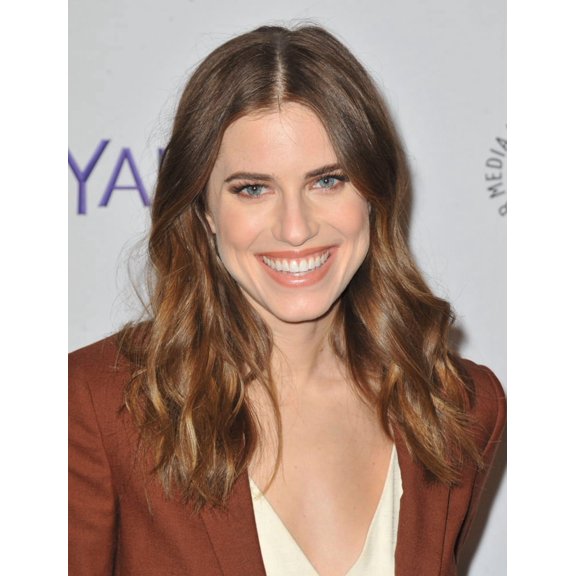 Allison Williams At Arrivals For 32Nd Annual Paleyfest Honors HboS Girls Canvas Art - (16 x 20)