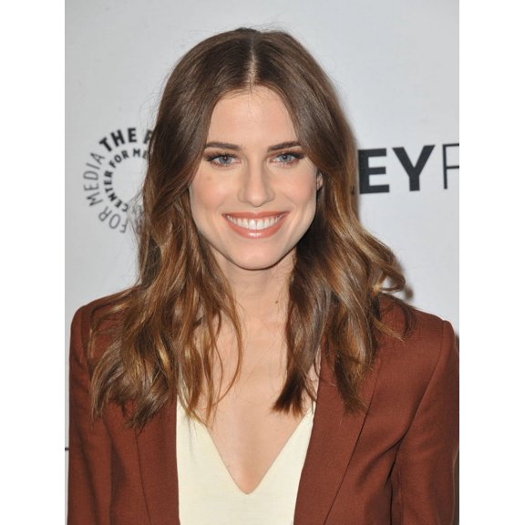 Allison Williams At Arrivals For 32Nd Annual Paleyfest Honors HboS Girls Canvas Art - (16 x 20)